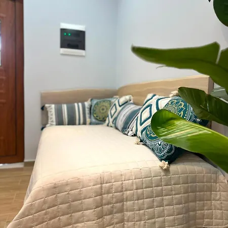 Apartment Androniki *