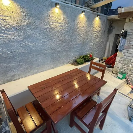Androniki Apartment Himare